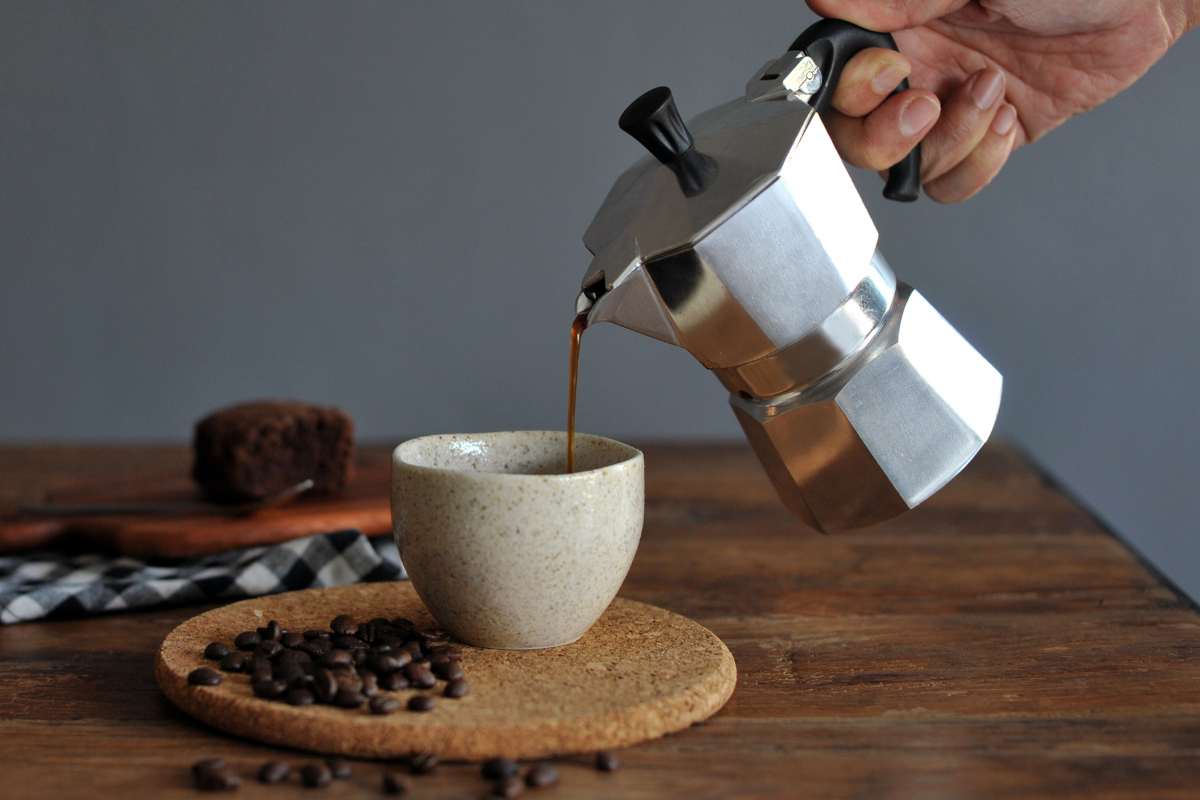Il calcare nascosto nella moka che rovina il sapore del caffè