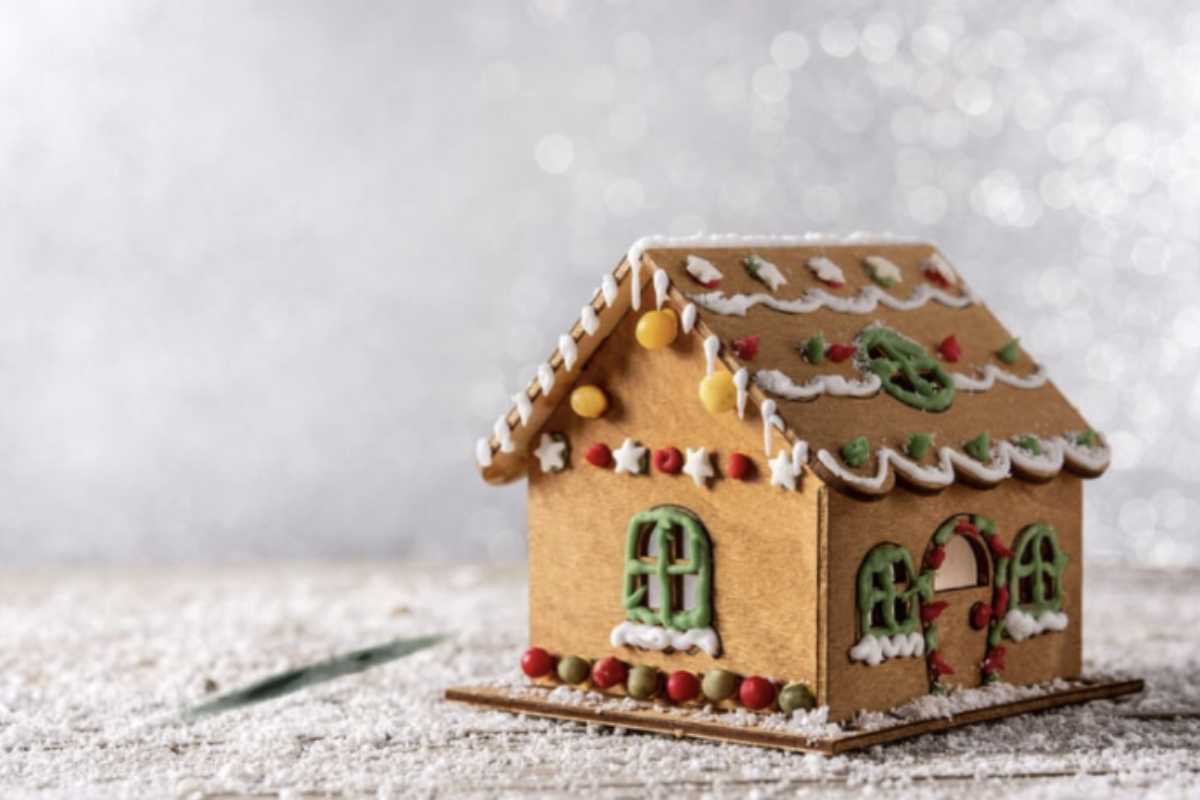 Quest’anno, addobbare la casa per Natale senza albero si conferma una tendenza consolidata, con molte idee innovative che permettono di mantenere