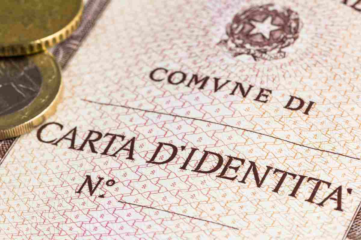 Stangata sulla carta d’identità