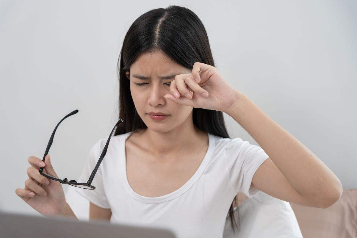 fastidio agli occhi, possibile sintomo di malattie