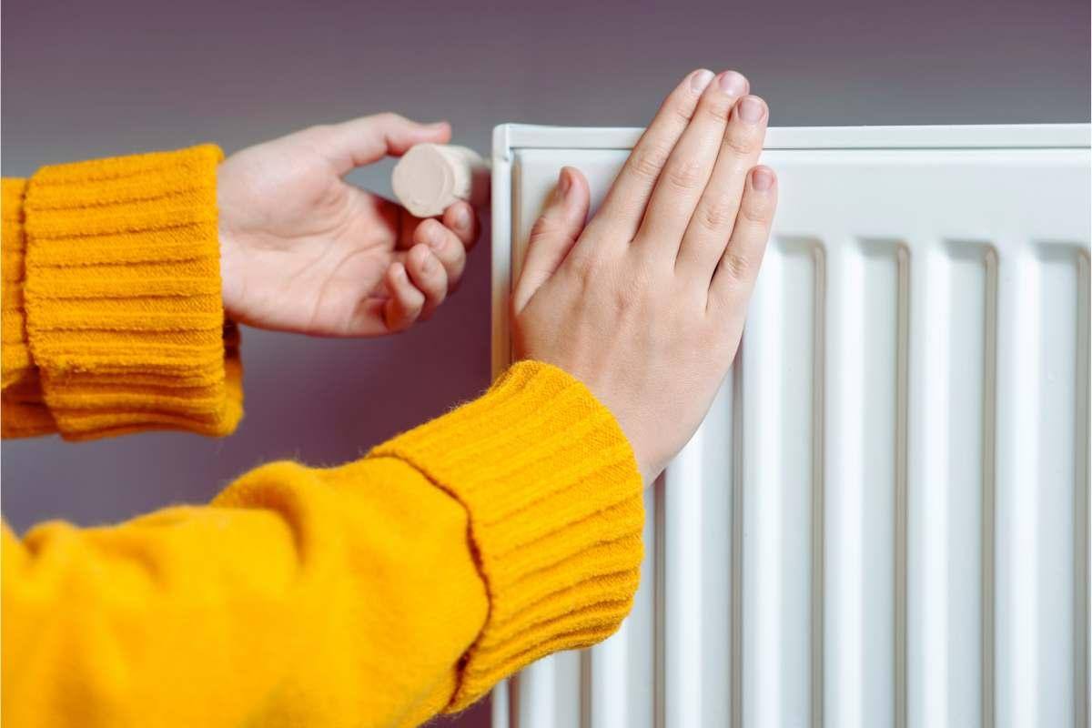 Troppa umidità in casa? L'errore che annulla l'effetto termosifone